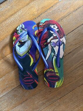 Havaianas Disney Ariel & Ursula Multicolor Printed Flip Flops Size 5/6